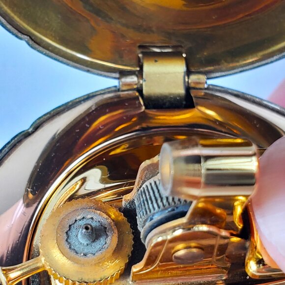 1960’s VINTAGE FRENCH GOLDTONE TABLE CIGARETTE EMPTYLIGHTER BL & WH SOCCERBALL - Picture 7 of 10